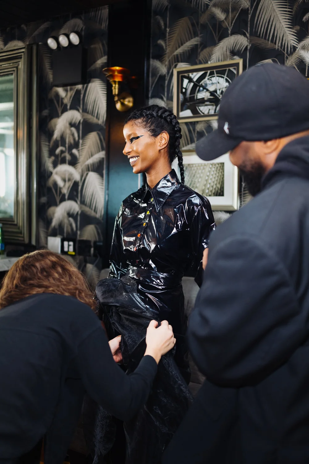 texture-on-set-2024-model-black-vinyl-styling.jpg