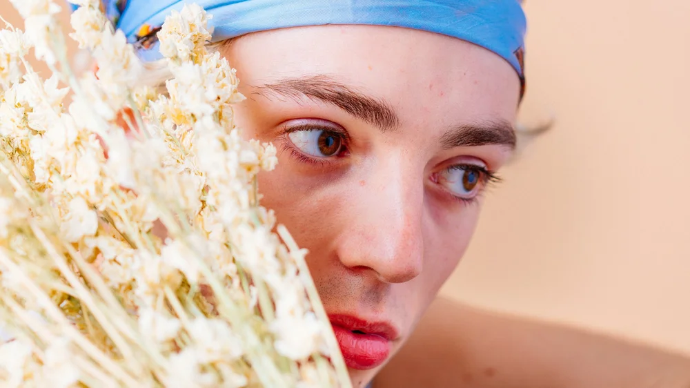 pierre-barbier-close-up-dried-white-flowers.jpg