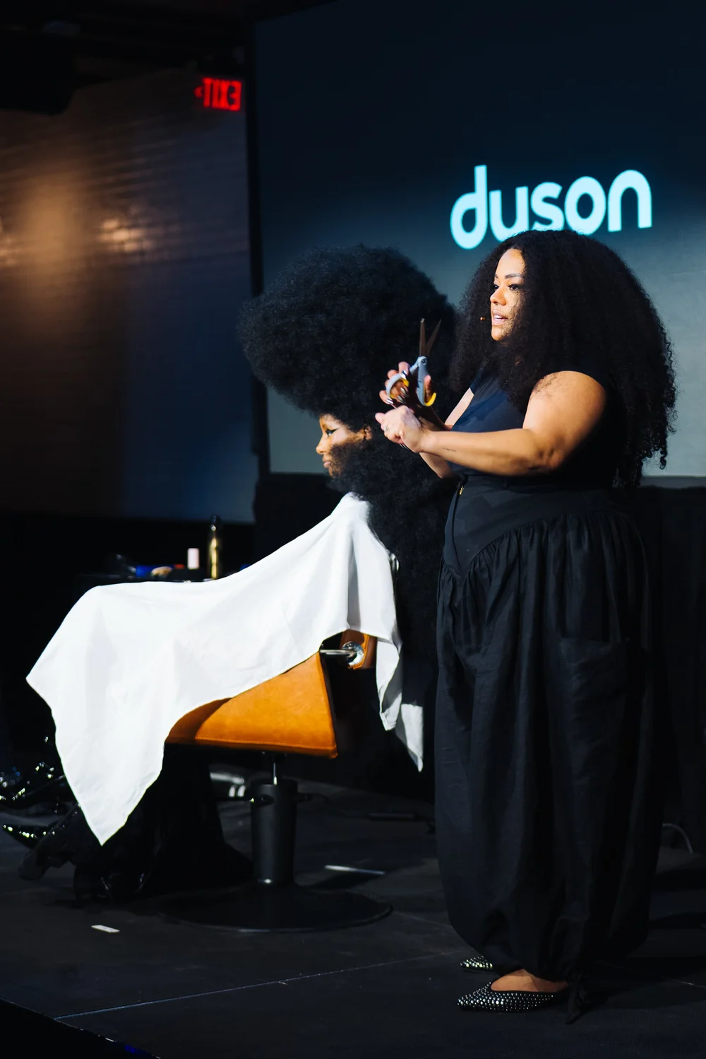 texture-on-set-2024-live-hair-demo-stage.jpg