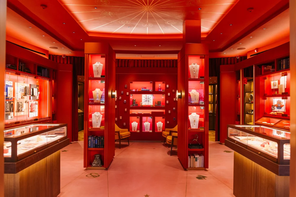 foundrae-777-madison-showroom-jewelry-cases.jpg